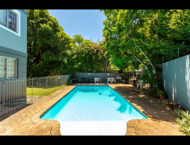 2 BEDROOM APARTMENT RENTED IN KENILWORTH UPPER